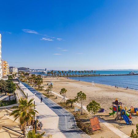 The Beachfront Apartment Durrës Buitenkant foto
