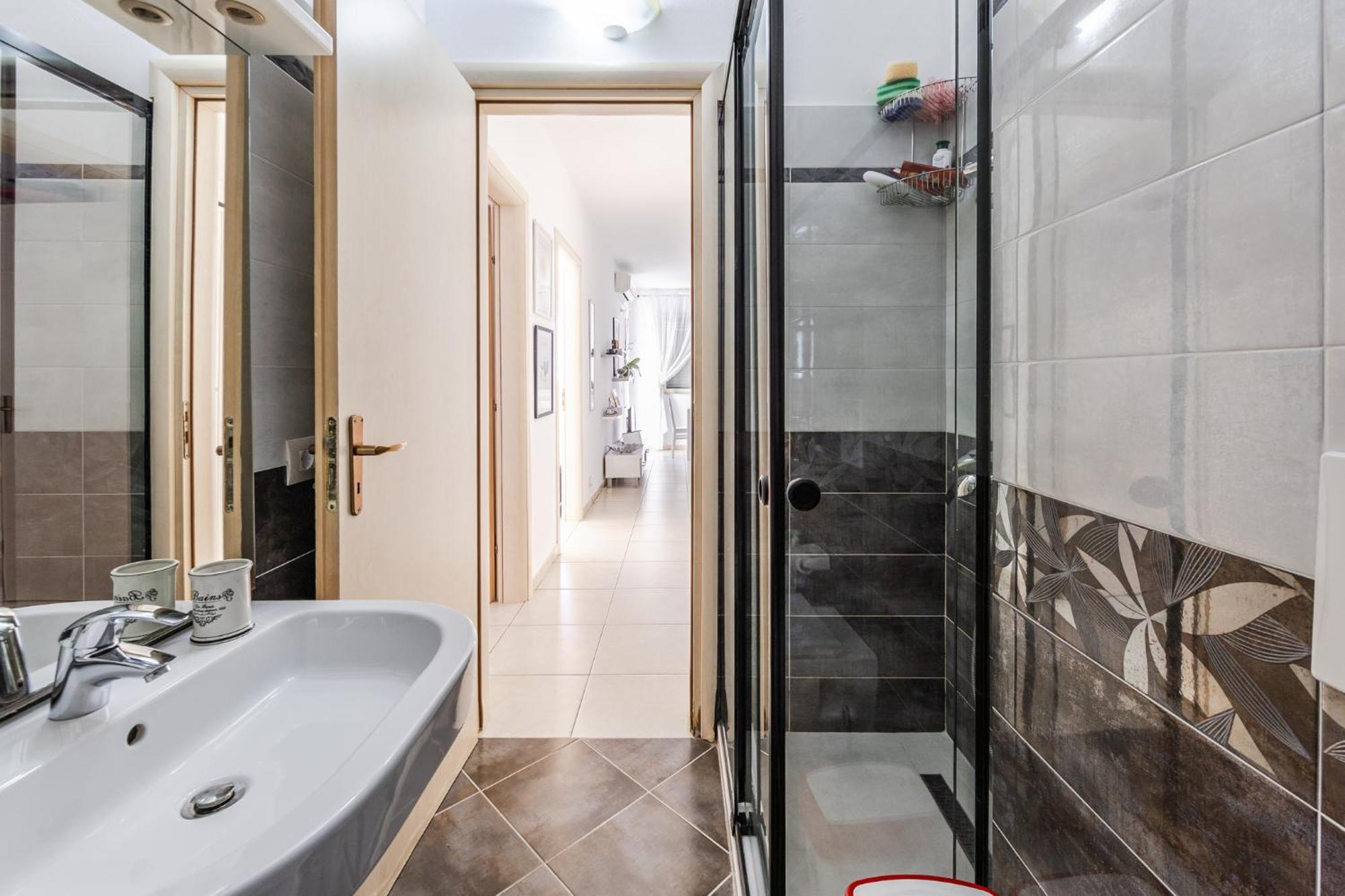The Beachfront Apartment Durrës Buitenkant foto