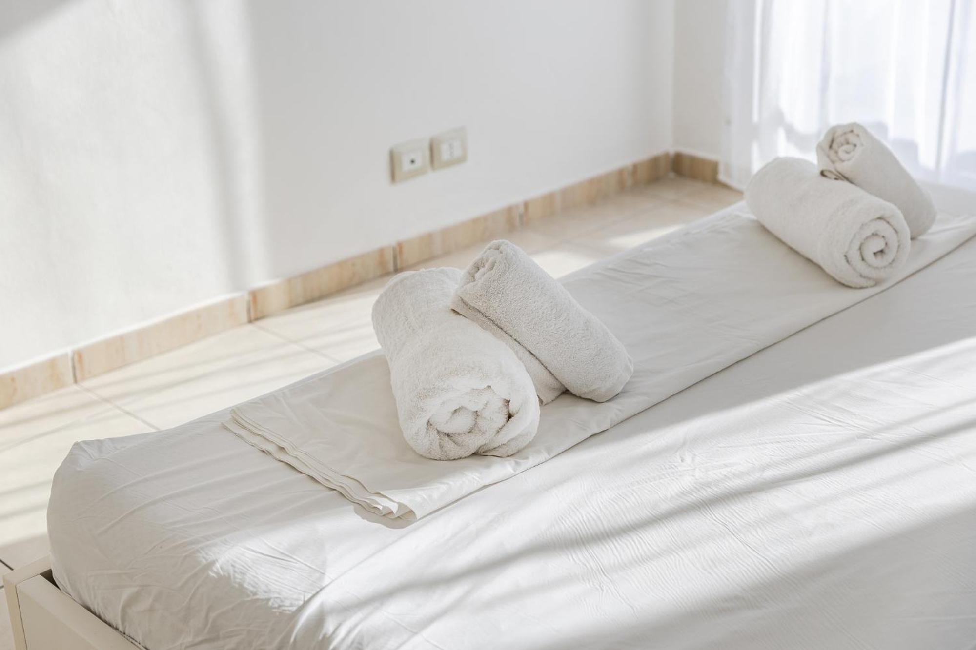 The Beachfront Apartment Durrës Buitenkant foto