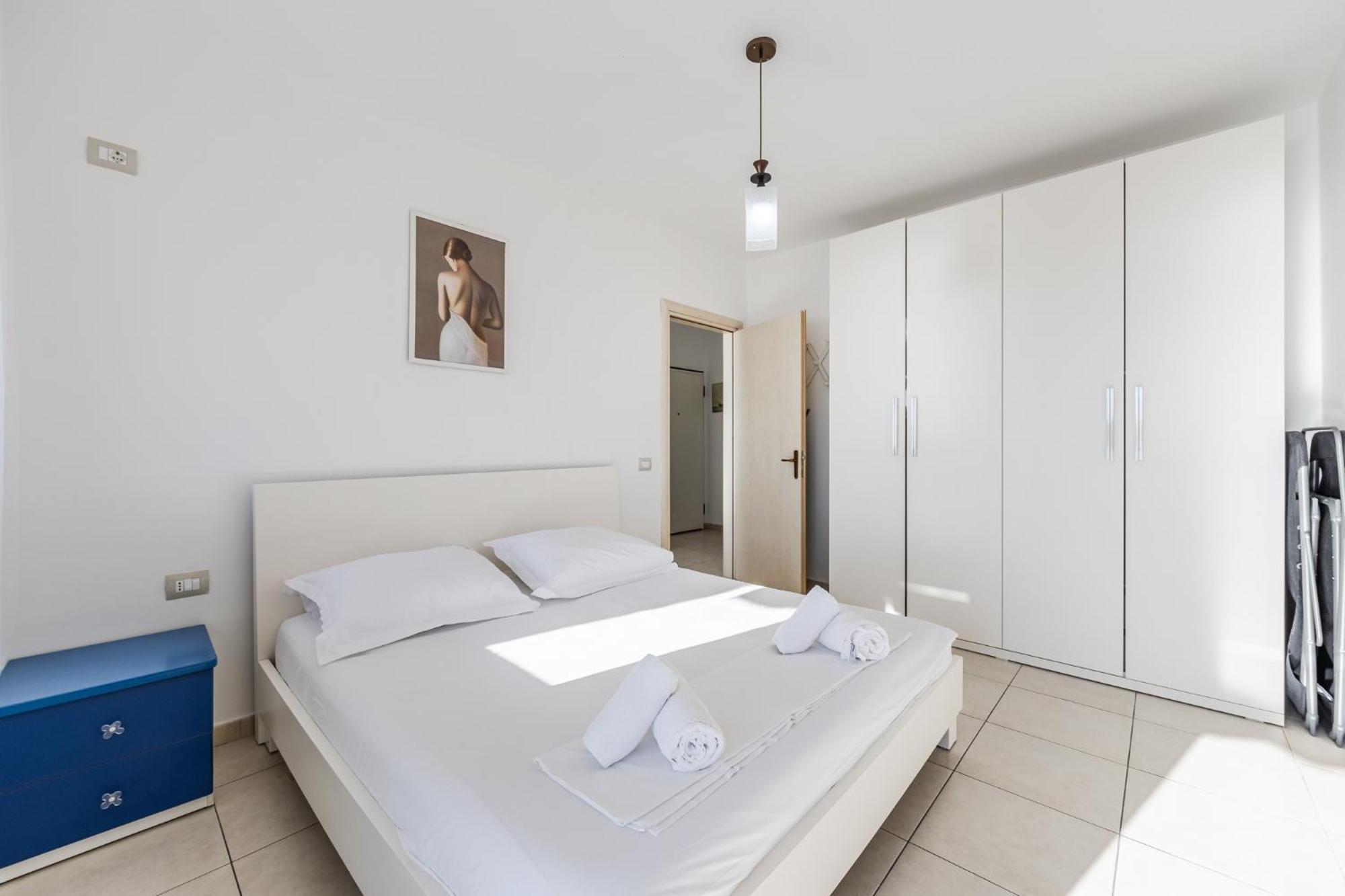 The Beachfront Apartment Durrës Buitenkant foto