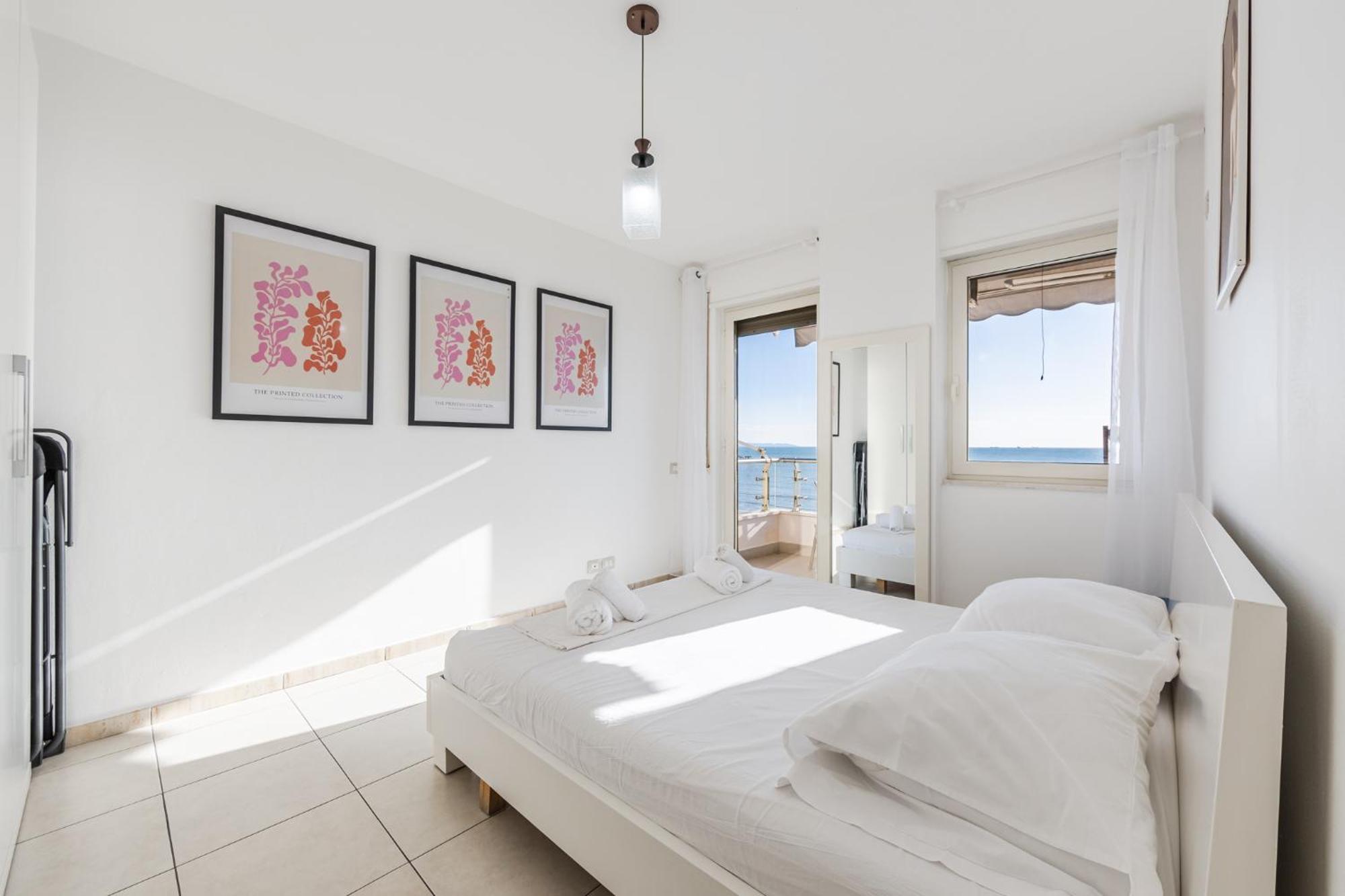The Beachfront Apartment Durrës Buitenkant foto